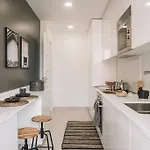 Soum - 2 Bedrooms In Alvalade Apartman *