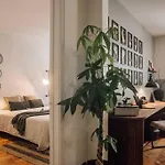 Apartman Soum - 2 Bedrooms In Alvalade *