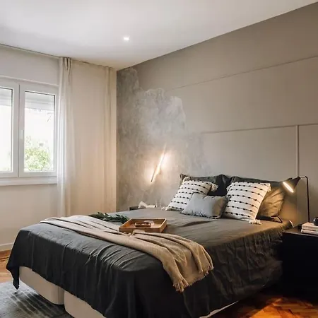 Apartament Soum - 2 Bedrooms In Alvalade