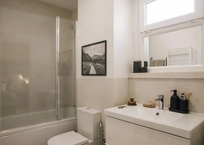 Soum - 2 Bedrooms In Alvalade *