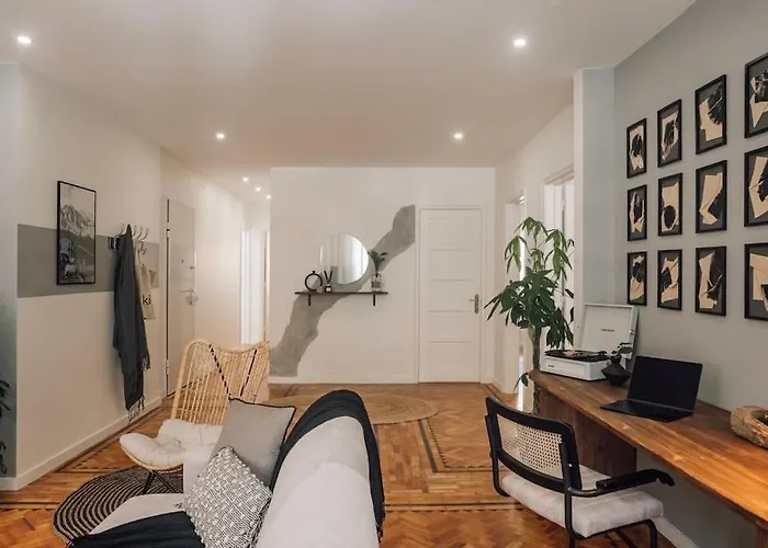 Apartament Soum - 2 Bedrooms In Alvalade Lizbona