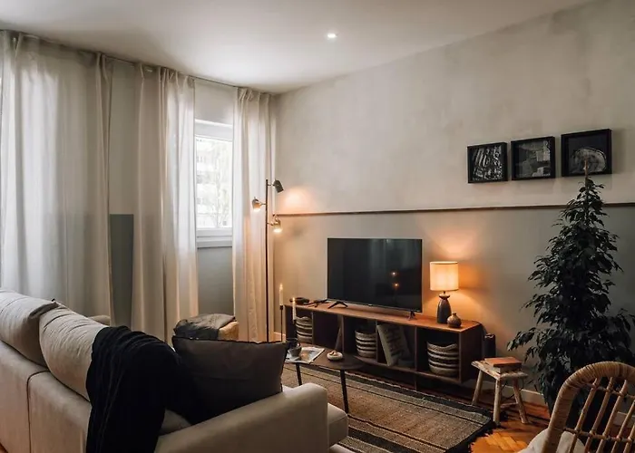 Apartament Soum - 2 Bedrooms In Alvalade *