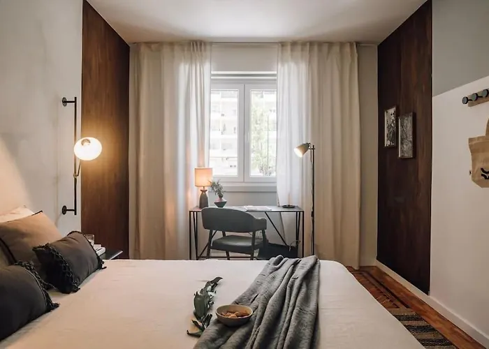 Apartament Soum - 2 Bedrooms In Alvalade