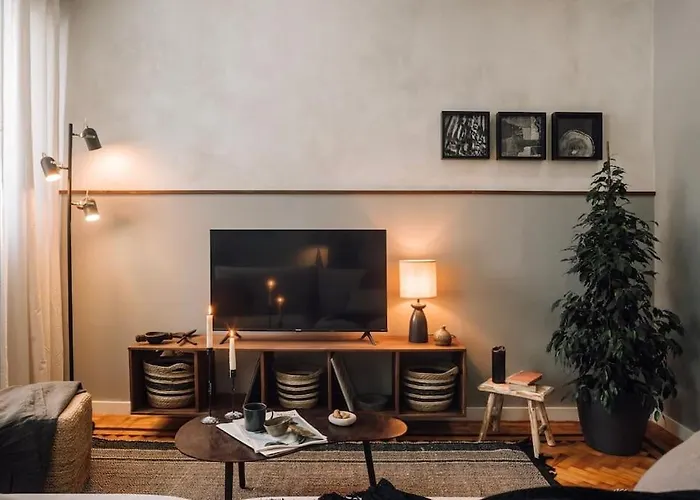 Soum - 2 Bedrooms In Alvalade