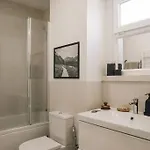Soum - 2 Bedrooms In Alvalade *