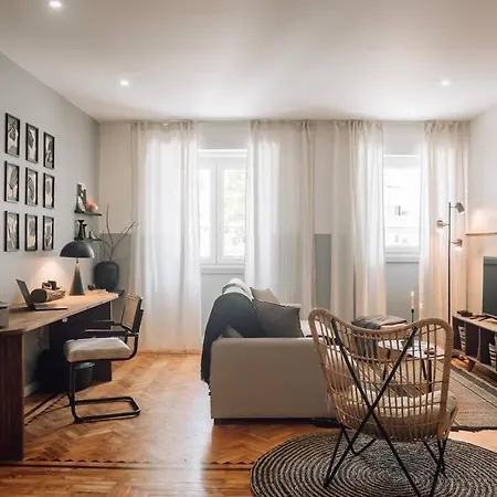 Soum - 2 Bedrooms In Alvalade Apartamento Lisboa