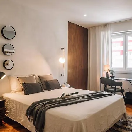 Soum - 2 Bedrooms In Alvalade Appartement Lissabon