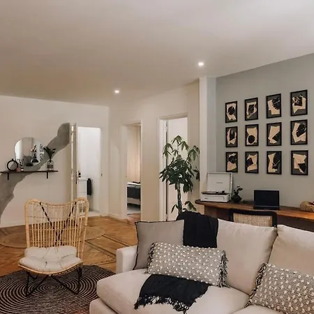 Soum - 2 Bedrooms In Alvalade Apartamento